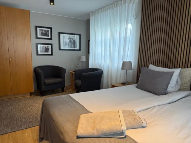 A. Bernhard Guest House Keflavik Bagian luar foto