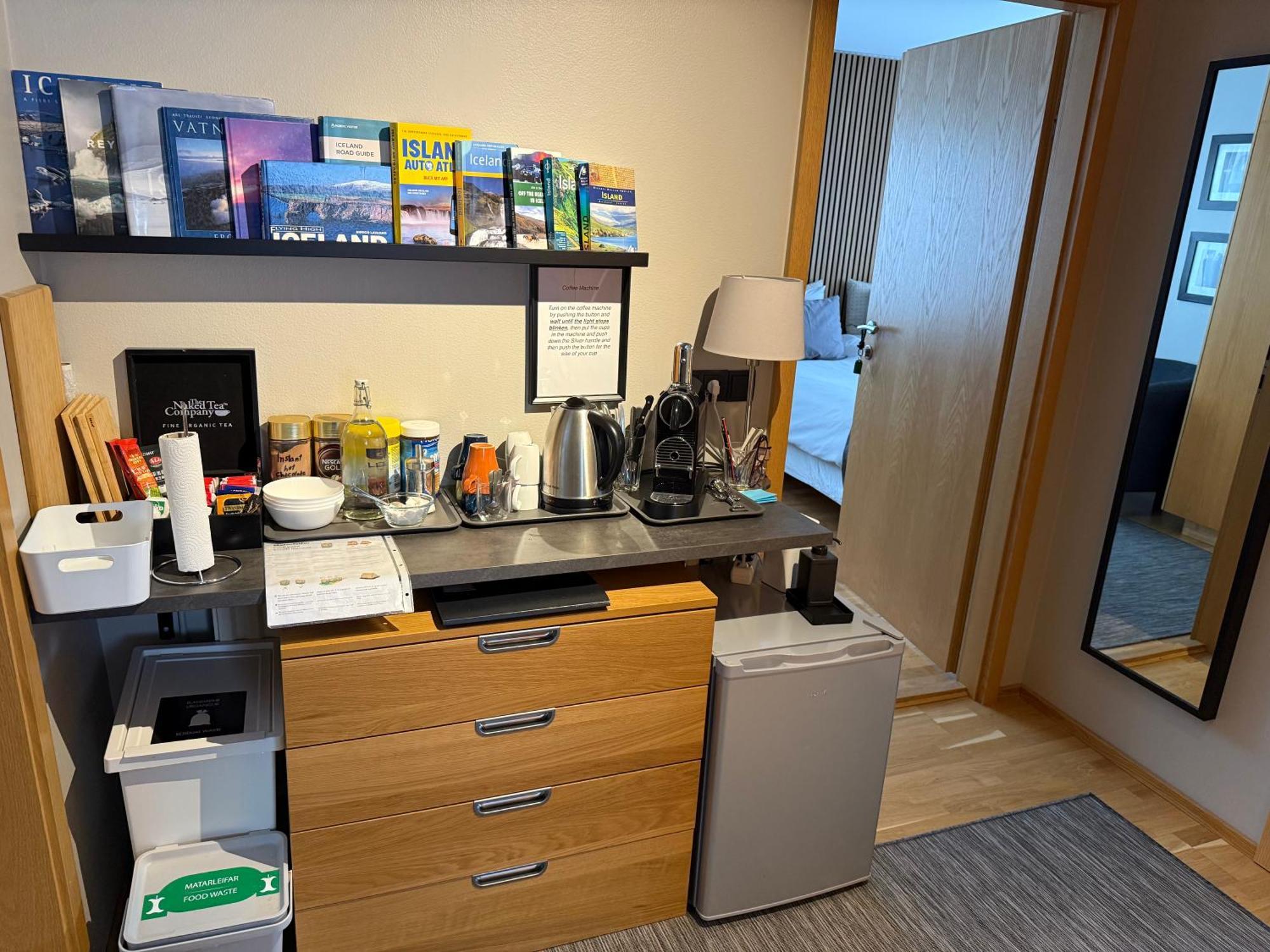 A. Bernhard Guest House Keflavik Bagian luar foto