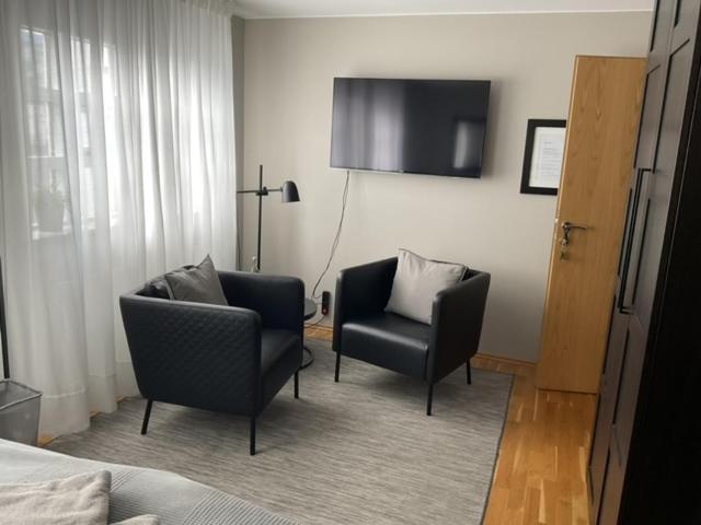A. Bernhard Guest House Keflavik Bagian luar foto