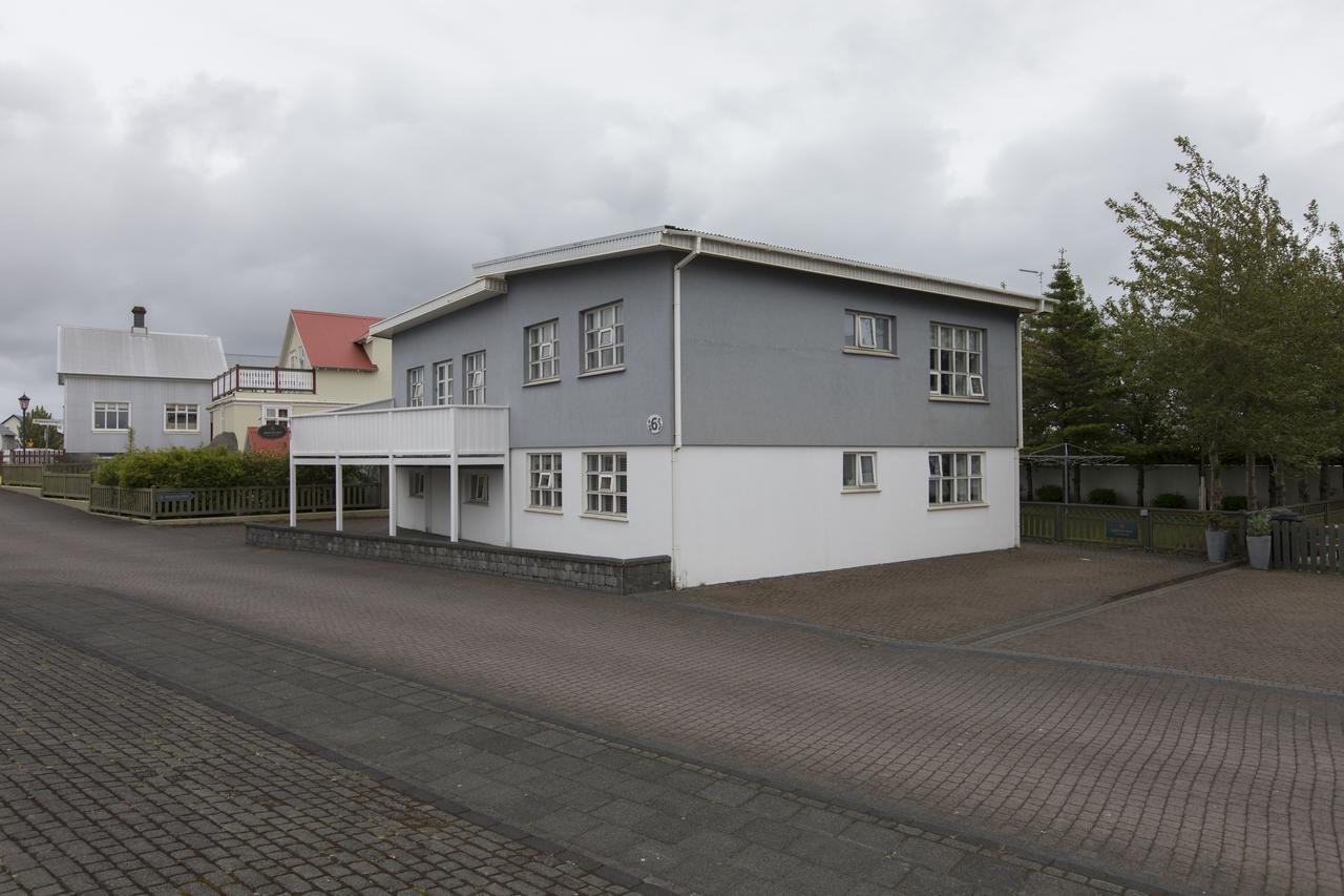 A. Bernhard Guest House Keflavik Bagian luar foto